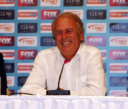 Mustafa Denizli (Beşiktaş teknik direktörü) (bjk.com.tr)