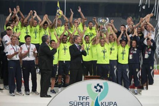 TFF Süper Kupa: 2009 Şampiyonu Fenerbahçe (fenerbahce.org)