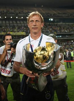 Christoph Daum (Fenerbahçe teknik direktörü) (fenerbahce.org)