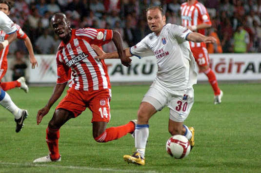 Turkcell Süper Lig: Yannick Kamanan (Sivasspor) - Serkan Balcı (Trabzonspor) (trabzonspor.org.tr)