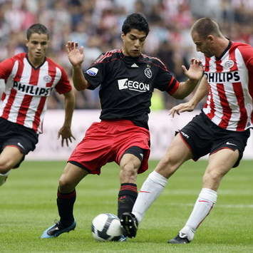 Barcelona Consider Move For Ajax's Luis Suarez - Report