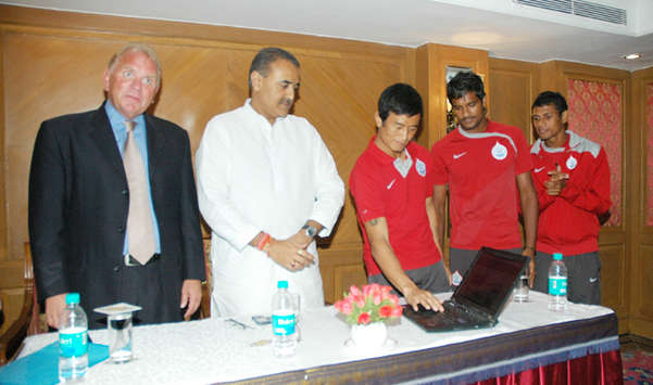 AIFF President Praful Patel, Bob Houghton And Bhaichung Bhutia Before Addressing The Media (Mango Peel)
