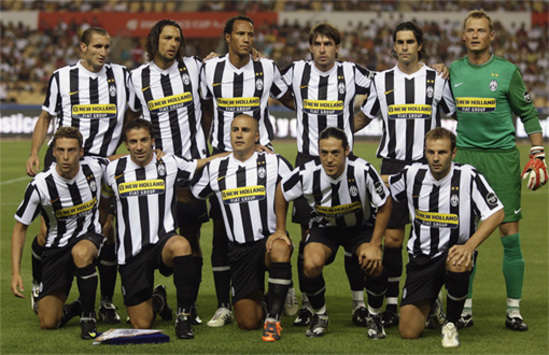 Juventus players pose for the cameras for the team photograph