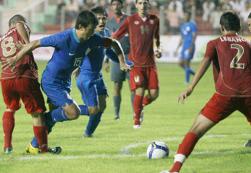 Nehru Cup: India's Bhaichung Bhutia Being Fouled By Lebanon's Korhani  (Mangopeel)