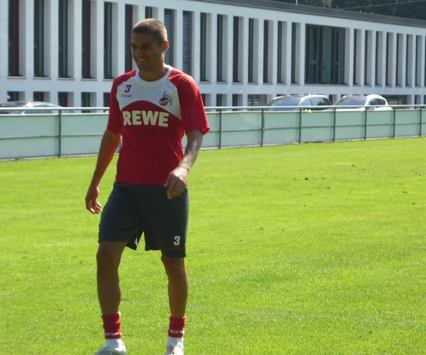 Youssef Mohamad vom 1. FC Köln fröhlich beim Training (Zymolka/Goal.com)