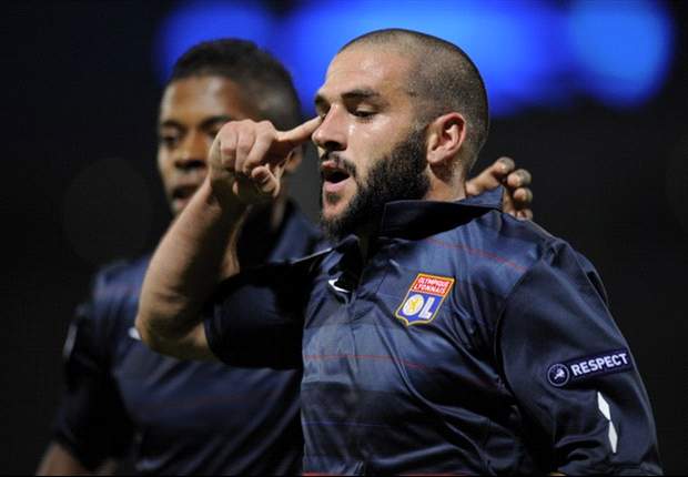 French Football Supporters: Lopez Is Better Than Karim Benzema