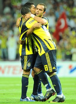 UEFA Avrupa Ligi: Fenerbahçeli oyuncuların gol sevinci (fenerbahce.org)