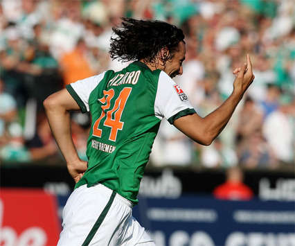Bundesliga: Werder Bremen - Borussia Mönchengladbach, Claudio Pizarro (firo)