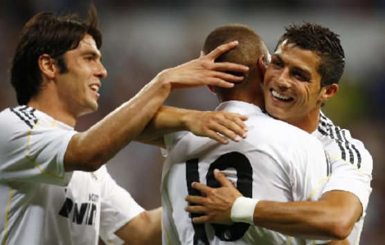 Kaka, Benzema und Cristiano, Ronaldo jubeln für Real Madrid gegen Rosenborg (MARCA)