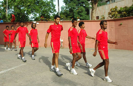 Nehru Cup: Sri Lanka practice at hotel compound (Mango Peel)