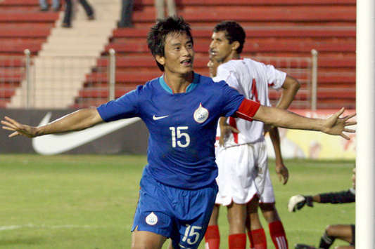 Nehru Cup: Bhaichung celebrates after scoring a goal in the 25 min against Sri Lanka (Mango Peel)