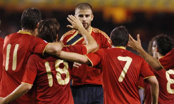 Dünya Kupası 2010 Avrupa Elemeleri: İspanya Milli Takım oyuncularının gol sevinci (MARCA)