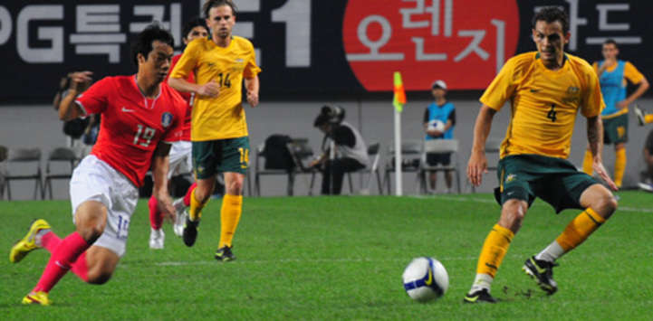 Yeom Ki-Hun and Jade North - Korea vs Australia (Goal.com)