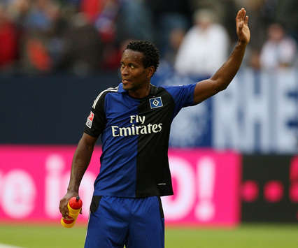 Zé Roberto fordert den Ball beim Hamburger SV (firo)