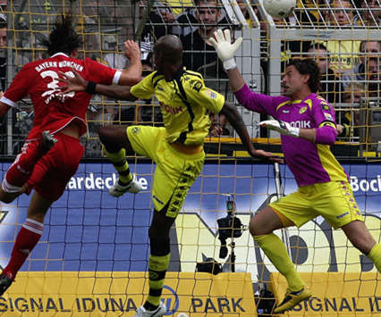 Bundesliga: Borussia Dortmund  - FC Bayern München, Gomez trifft per Kopf zum 1:1 (firo)