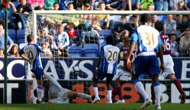 EPL: Hugo Rodallega, Wigan Athletic - West Ham United (PA)