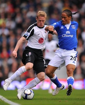 EPL: Steven Pienaar - Damien Duff, Fulham - Everton (PA)