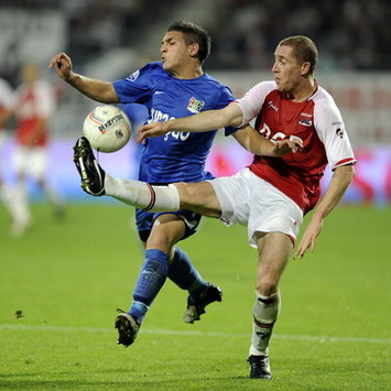 AZ Alkmaar - NEC, Moestafa El Kabir vs. Gill Swerts (foto Pro Shots)