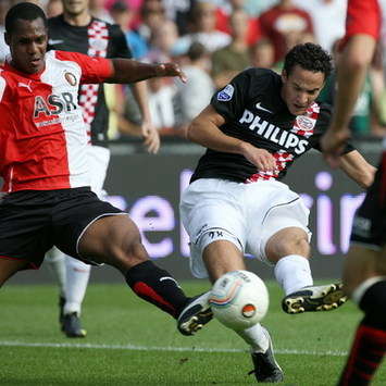 Otman Bakkal vs Andre Bahia, Feyenoord - PSV (Foto PROSHOTS)