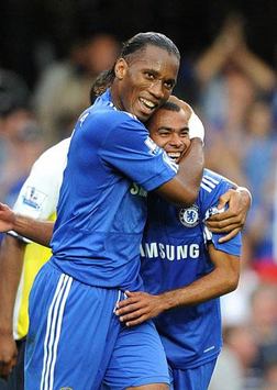 EPL: Didier Drogba & Ashley Cole, Chelsea - Tottenham (PA)