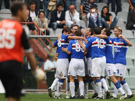 Sampdoria celebrating vs Siena - Serie A (Grazia Neri)