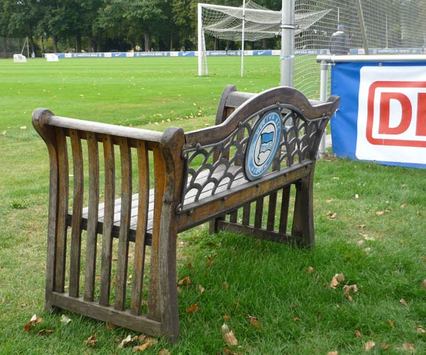 Trainerbank auf dem Trainingsgelände von Hertha BSC (Duchateau/Goal.com)