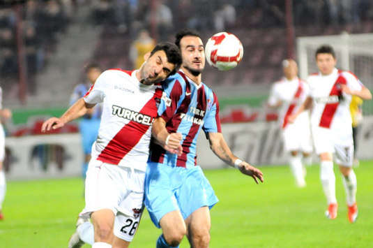 Turkcell Süper Lig: Gökhan Ünal (Trabzonspor) - Tolga Seyhan (Gaziantepspor) (trabzonspor.org.tr)