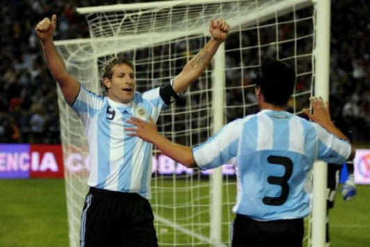 Martin Palermo celebra su gol - Argentina
