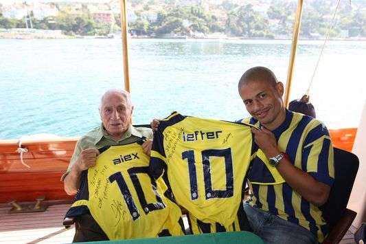 Turkcell Süper Lig: Lefter Küçükandonyadis ve Alex de Souza (Fenerbahçe) (fenerbahce.org)