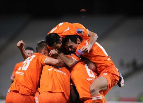 Turkcell Süper Lig: İstanbul Büyükşehir Belediyesporlu oyuncuların gol sevinci (ibbspor.com)