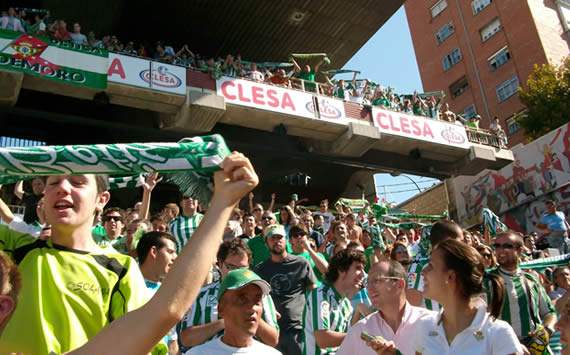 Betis fans (Goal.com)