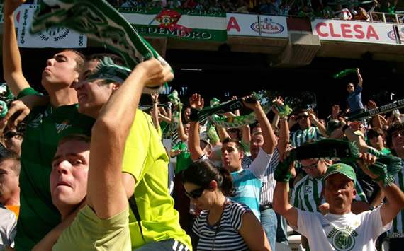 Betis fans (Goal.com)