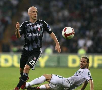Fabian Ernst (Besiktas) - Emin Aladag (Denzilispor) (bjk.com.tr)