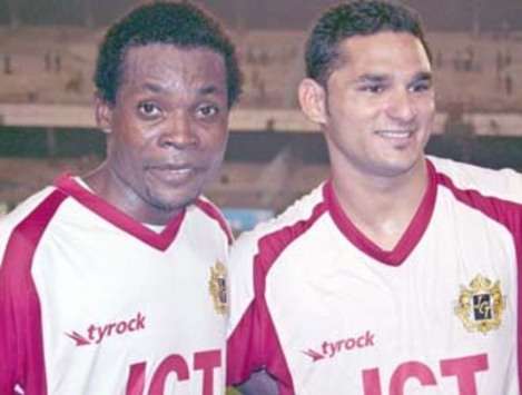 Deadly Duo: JCT'S Orji Penn And Baljit Sahni Pose After Beating Mohun Bagan (Mango Peel)