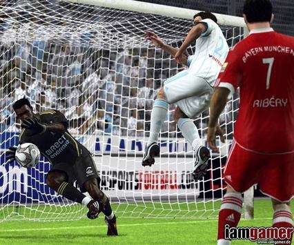 FIFA 10 Screenshot: Marseiles Mandanda fängt Schuss von Ribery ab (iamgamer.de)