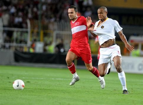 Semih Senturk (Turkey) - Vincent Kompany (Belgium) (tff.org.tr)