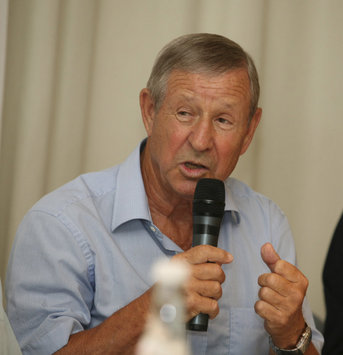 Raymond Kopa: El Real Madrid sigue estando un punto por encima de Barcelona