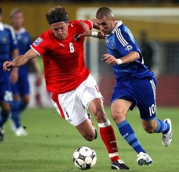WCQ 2010 : Rene Aufhauser (Austria) vs Karim Benzema (France)