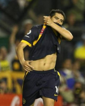 Juan Roman Riquelme celebra su gol - Boca Juniors