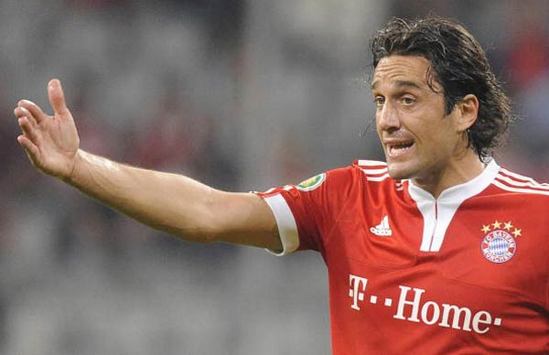 Bayerns Italo-Bomber fordert den Ball (Getty)