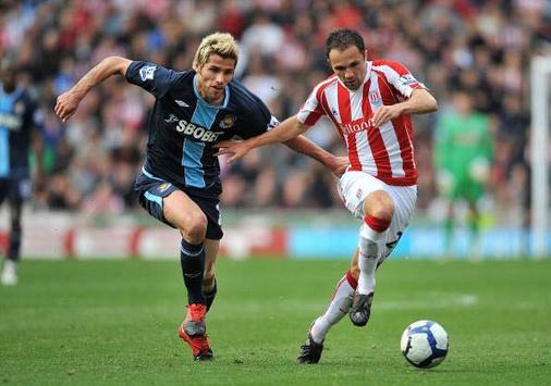 EPL: Matthew Etherington - Valon Behrami, Stoke City - West Ham United (Getty Images)