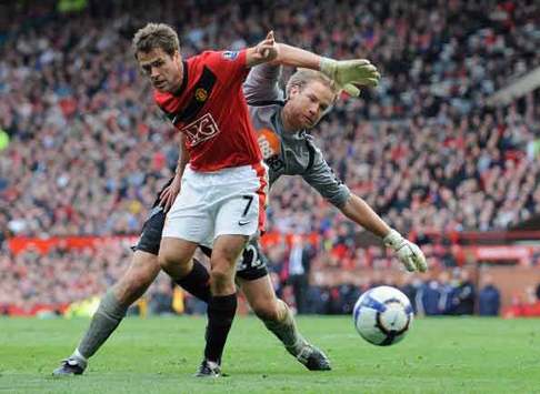 EPL: Michael Owen - Jussi Jaaskelainen, Manchester United v Bolton Wanderers (Getty Images)