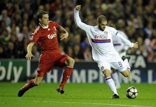 Champions League : Daniel Agger (Liverpool) vs Lisandro Lopez (Lyon)