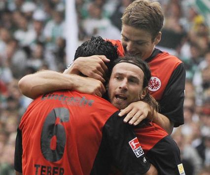 Eintracht Frankfurt Pirmin Schwegler, Ioannis Amanatidis, Selim Teber celebrating (Getty)