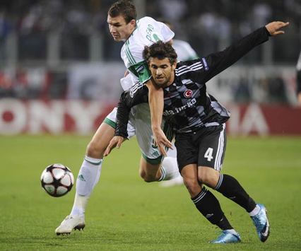 Champions League: VfL Wolfsburg - Besiktas Istanbul / Edin Dzeko vs Ibrahim Kas (Getty)
