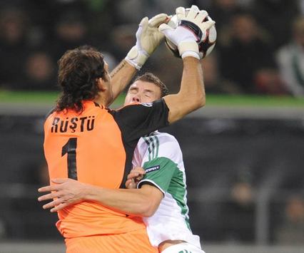 Champions League: VfL Wolfsburg - Besiktas Istanbul / Rüstü & Edin Dzeko (Getty)