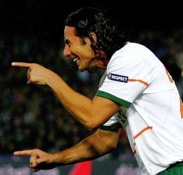 Claudio Pizarro dejará el Werder Bremen para fichar por el Bayern de Múnich, dicen en Alemania