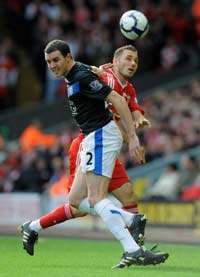 EPL: Fabio Aurelio - John O'Shea, Liverpool - Manchester United (Getty Images)