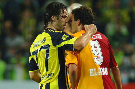 Turkcell Süper Lig: Gökhan Gönül (Fenerbahçe) - Elano Blumer (Galatasaray) (galatasaray.org)