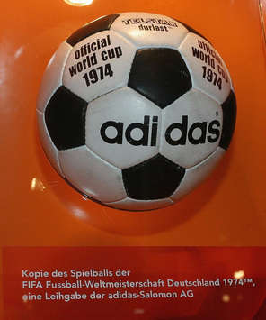 Official world cup ball from 1974 (Bongarts / Getty Images)